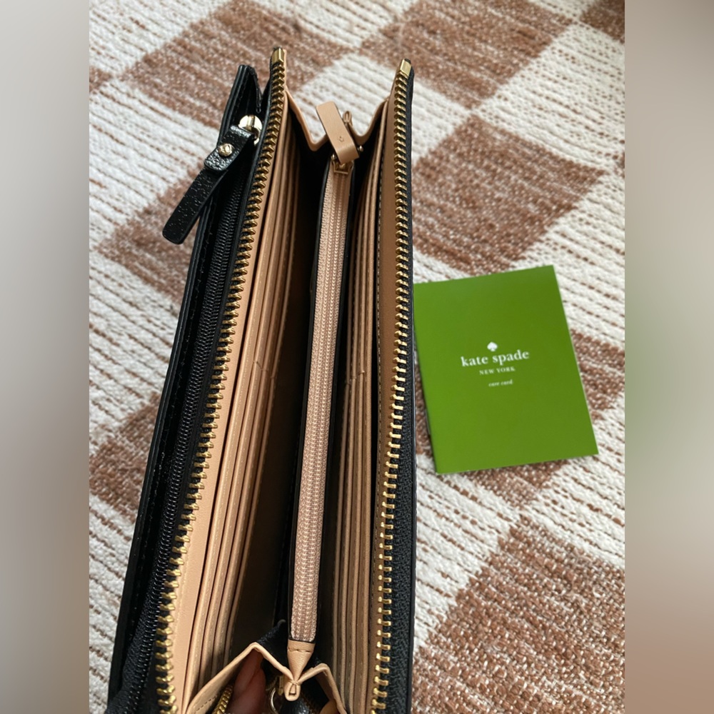 Kate Spade Wallet/Wristlet - Picture 2 of 5